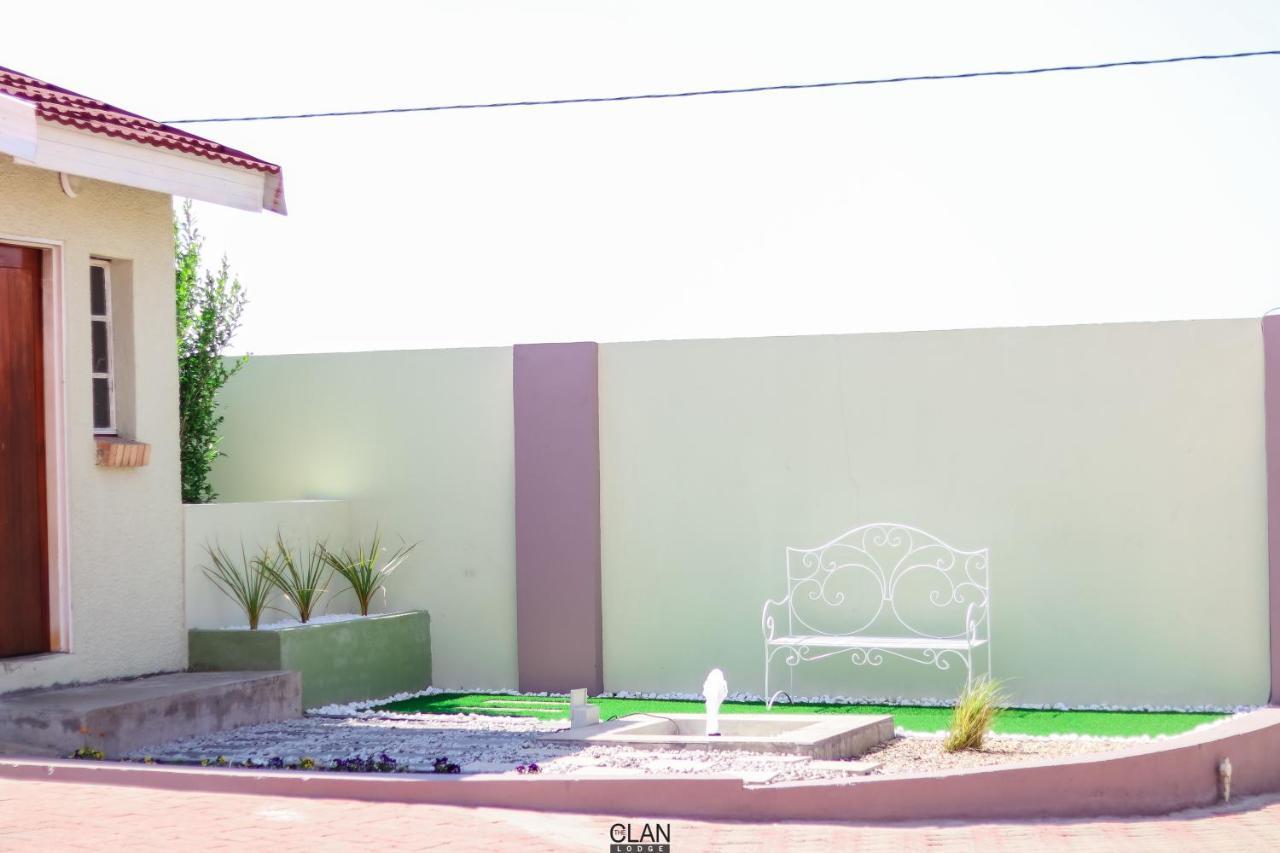 The Clan Lodge Mohlanapeng Bagian luar foto
