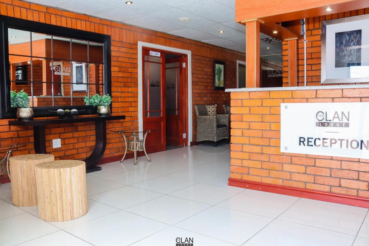 The Clan Lodge Mohlanapeng Bagian luar foto